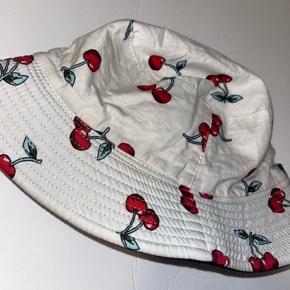 Unisex Cherry Print Double-Side-Wear Reversible Bucket Hat - Picture 6 of 9